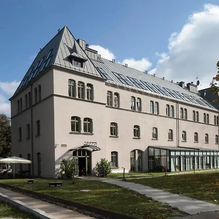 Lofty Kampus Garnizon