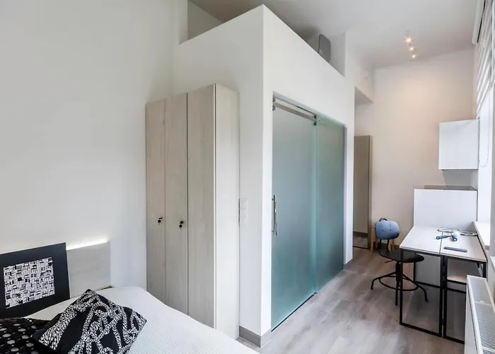 Lofty Kampus Garnizon