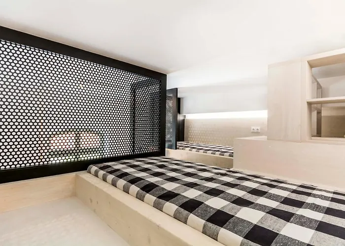 Lofty Kampus Garnizon 3*