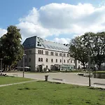 Lofty Kampus Garnizon Lägenhetshotell