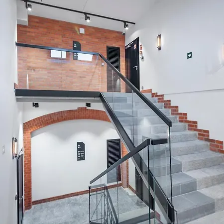 Lofty Kampus Garnizon 3*