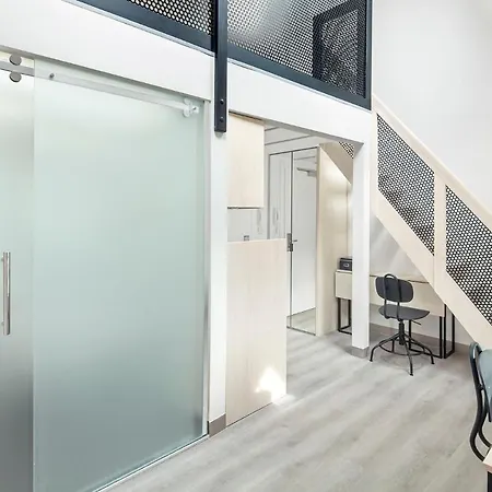 Lofty Kampus Garnizon