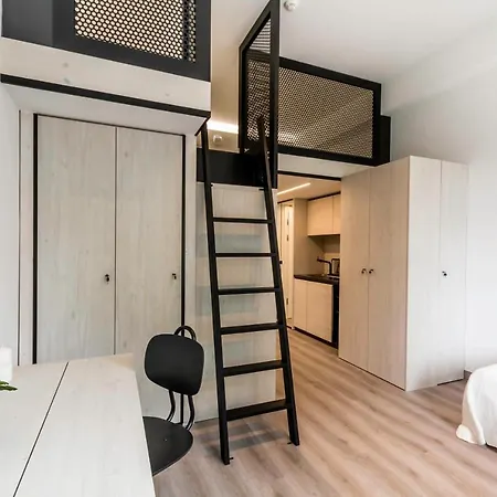 Lofty Kampus Garnizon