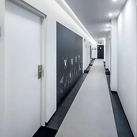 Lofty Kampus Garnizon 3*