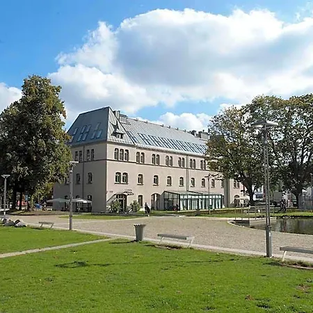 Lofty Kampus Garnizon