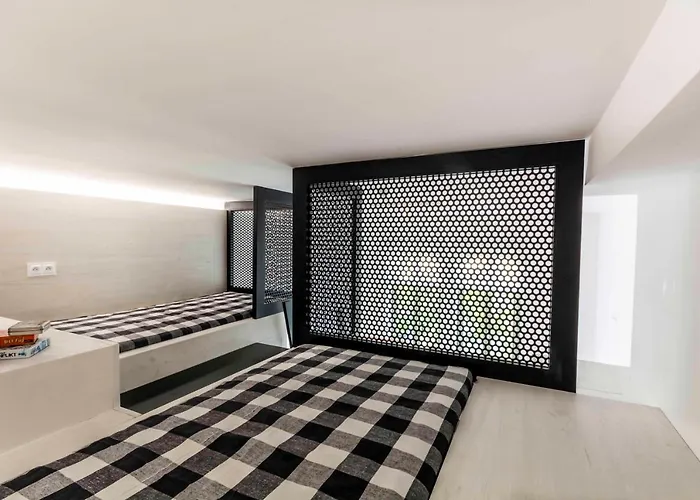 Lofty Kampus Garnizon Apartahotel