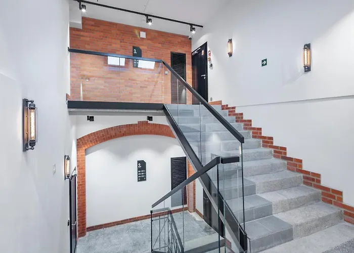 Lofty Kampus Garnizon 3*