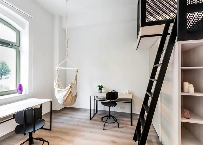 Lofty Kampus Garnizon