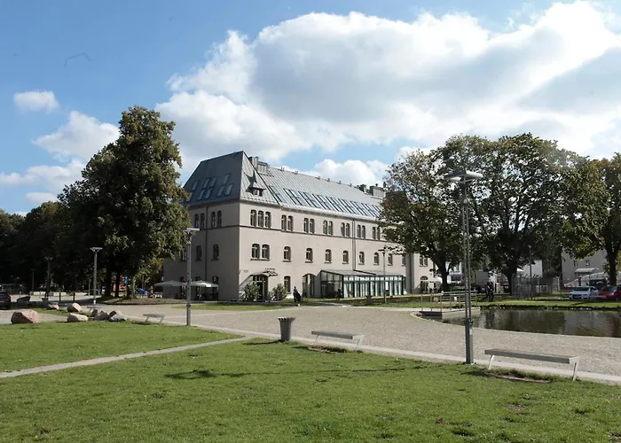 Lofty Kampus Garnizon Apartahotel