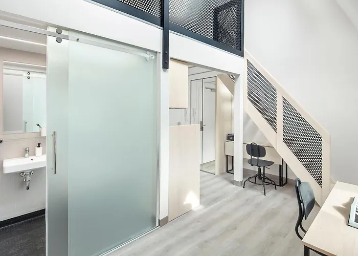 Lofty Kampus Garnizon