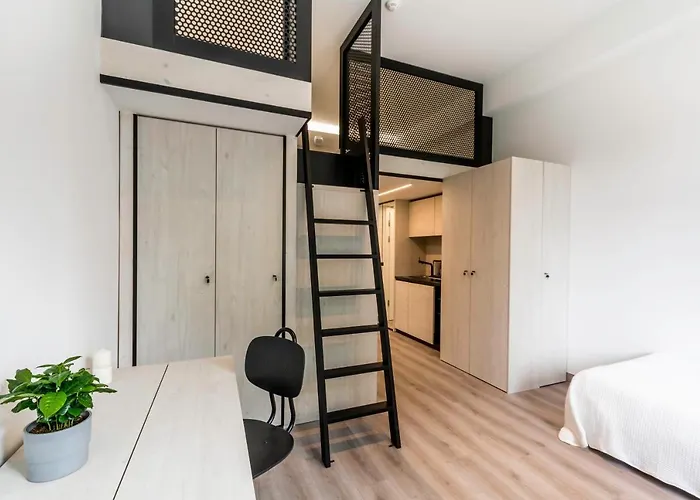 Lofty Kampus Garnizon