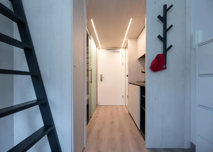 Lofty Kampus Garnizon 3*